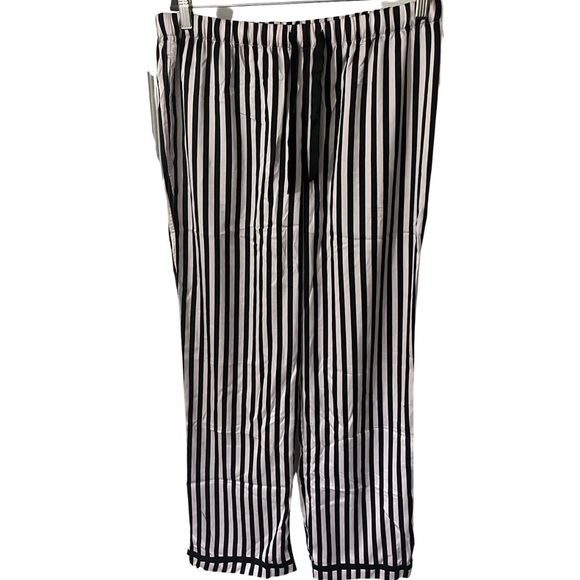 Victoria’s Secret Pink/Black Striped Satin Pajama Set - Picture 7 of 9